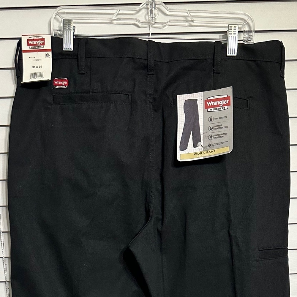 🖤 Men NWT Wrangler work pants size 36x34 Black excellent condition